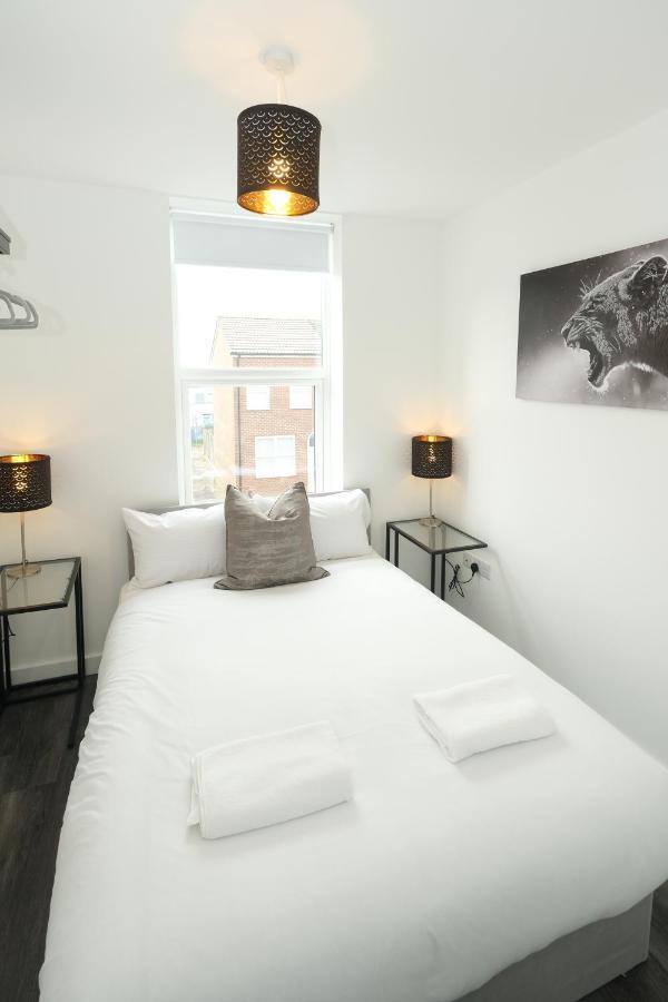 Apartment Air Host And - Lewbry House Apartments, Liverpool, Uk *