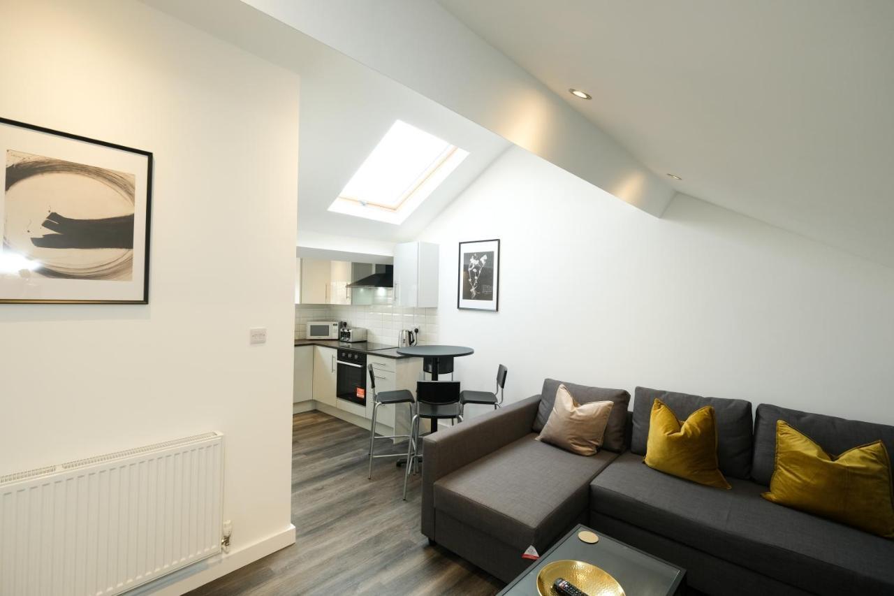 Apartment Air Host And - Lewbry House Apartments, Liverpool, Uk